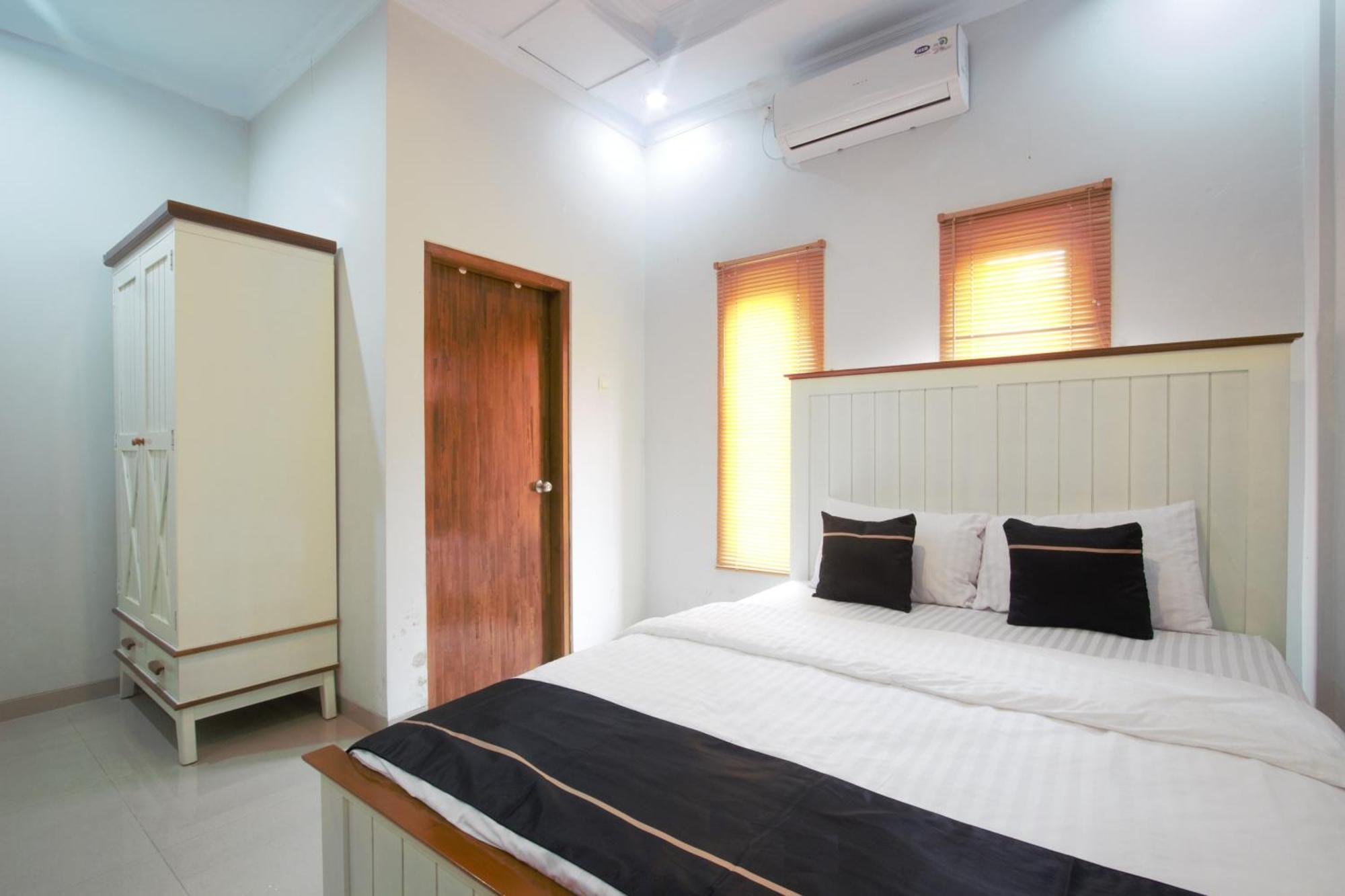Cendhani Raras Residence Pakualaman Bagian luar foto